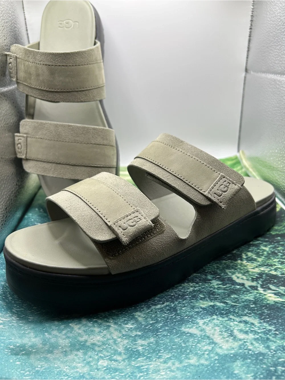 UGG Women’s Zane Slide II Suede Slide Sandal in Sage Green EUC